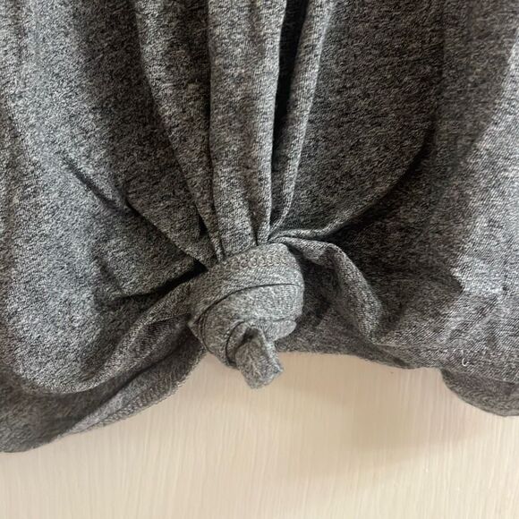 ✨Madewell Knot-Front Grey Sz Large Tee✨ - Picture 6 of 7